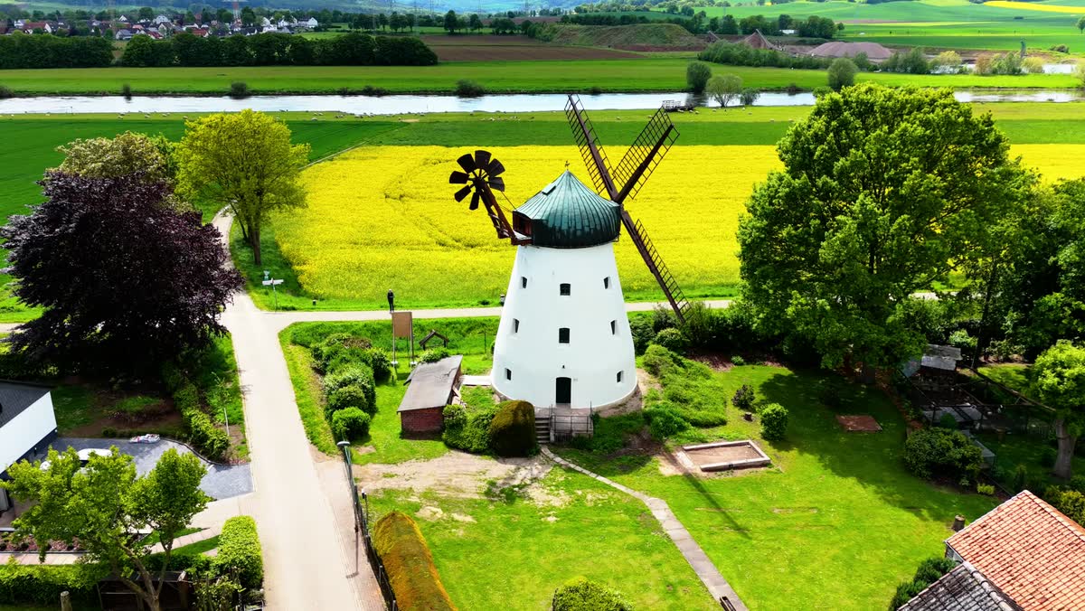 Luftaufnahme der Windmühle Tündern